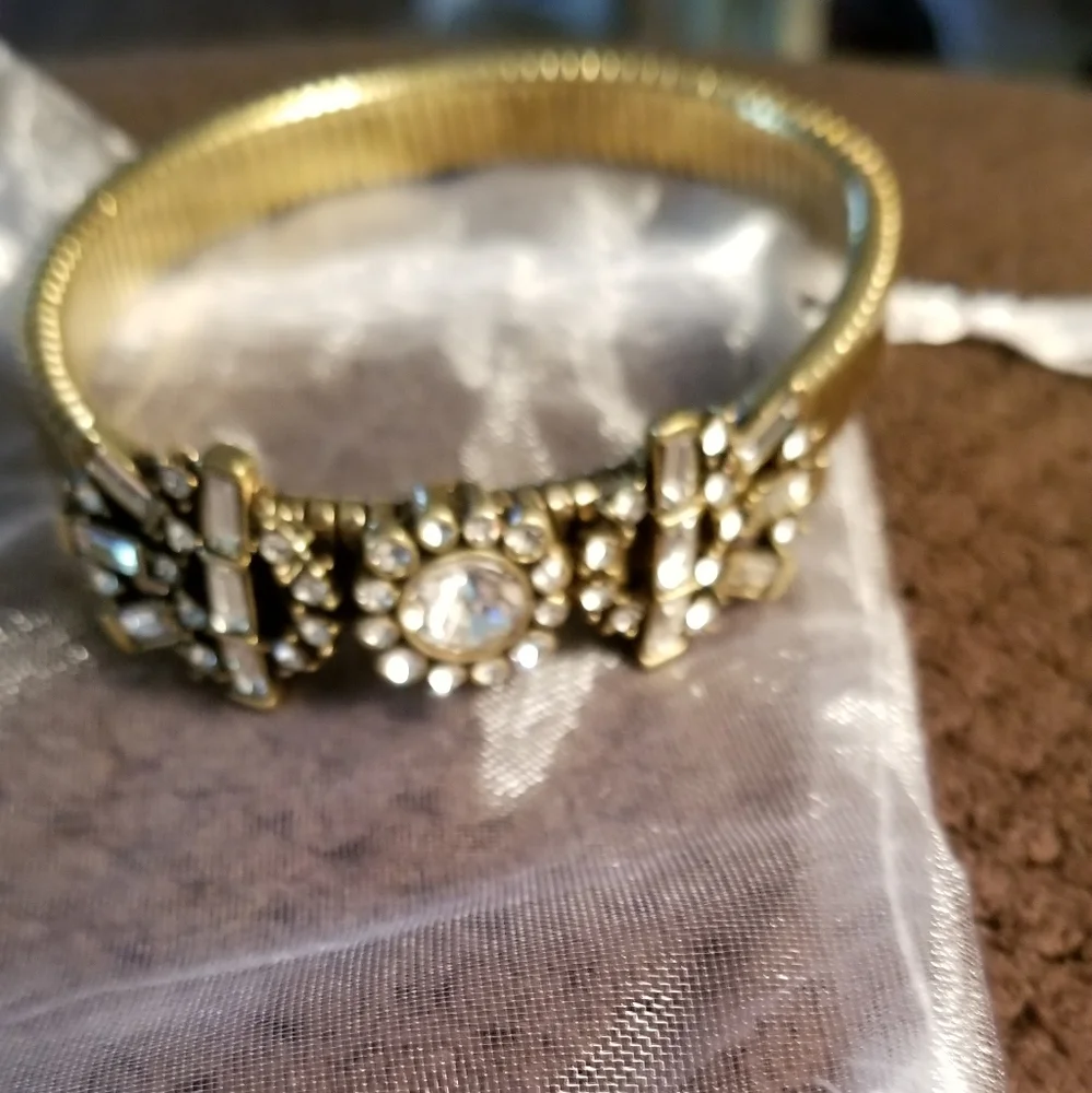 NEW IN ORIGINAL BOX PLUNDER APRIL BRACELET. ANTIQUE GOLD BANGLE ACCENTED - Picture 5 of 7